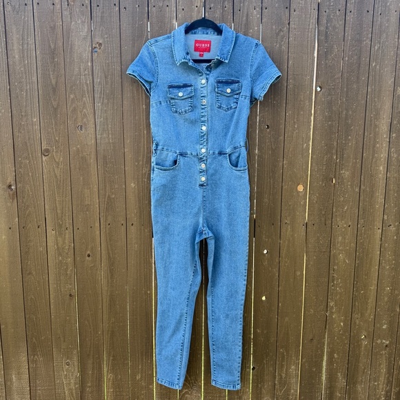 Guess Denim Jumpsuit Short Sleeve Button Front Size S Stretchy - Picture 1 of 8